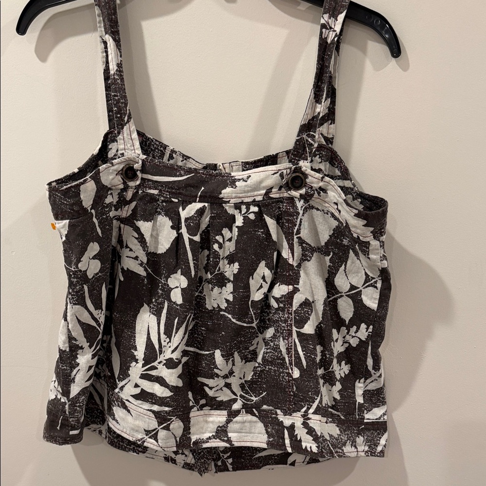 HD in Paris Black and White Floral Crop Top - Picture 6 of 9